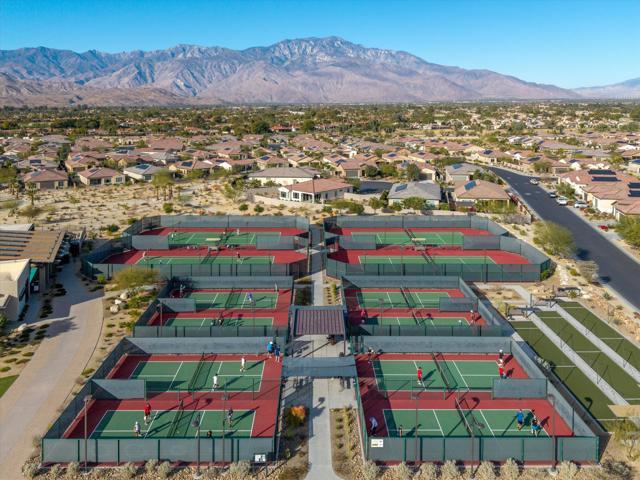 38 Zinfandel, Rancho Mirage CA: https://media.crmls.org/mediaz/4ac0263e-a824-4d67-b4c7-8b28571c45c5.jpg