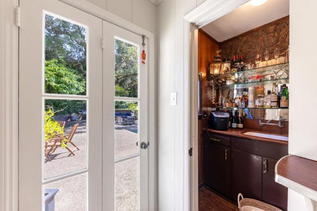 401 Hillsborough Boulevard, Hillsborough CA: https://media.crmls.org/mediaz/4ac157f1-f9ca-49ab-a37f-8cf3007147d1.jpg
