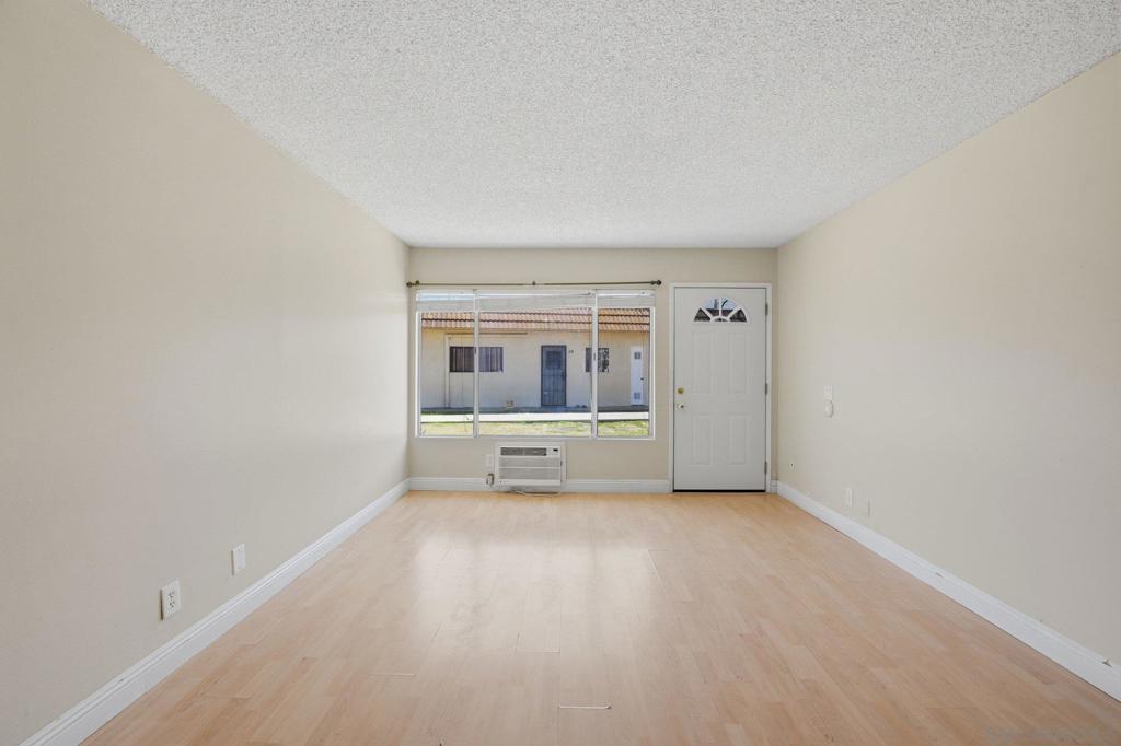 2012 Mission Ave - photo 5