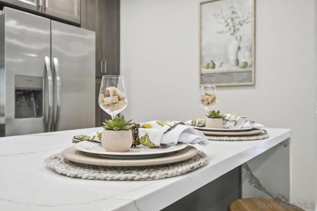 12516 Camino Vuelo, San Diego CA: https://media.crmls.org/mediaz/4ac18ef7-c7bd-46d2-b187-cdef7502ba06.jpg