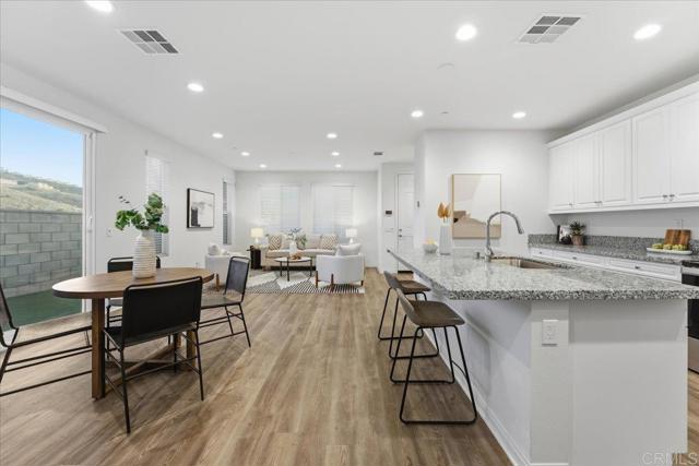 Detail Gallery Image 7 of 46 For 2608 Nanza St, Spring Valley,  CA 91977 - 3 Beds | 2 Baths