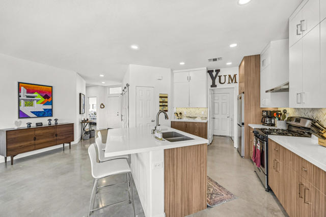 78189 Kensington Avenue, Palm Desert CA: https://media.crmls.org/mediaz/4ac28d99-dcbe-4067-8112-e0dfa4d88844.jpg