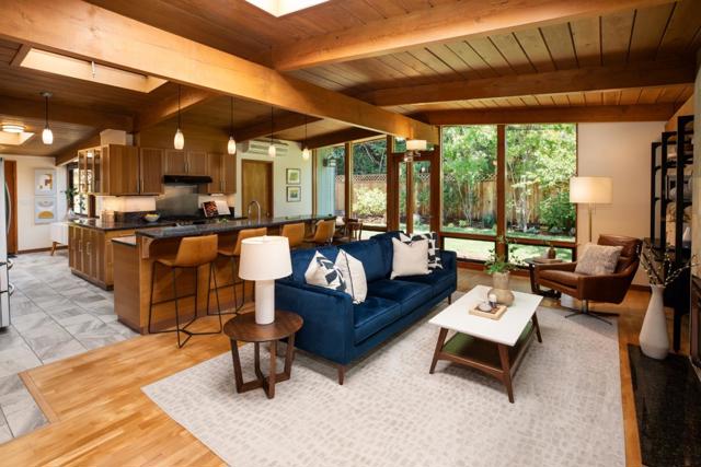 86 Roosevelt Circle, Palo Alto CA: https://media.crmls.org/mediaz/4ac298fb-a11f-4bb9-ac7b-1a28b420d42e.jpg