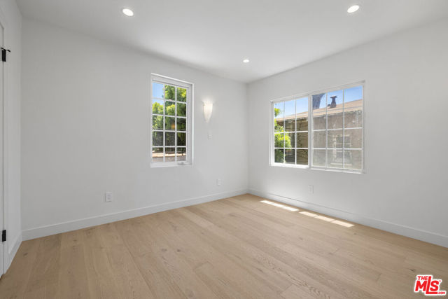 837 Westmount Drive, West Hollywood CA: https://media.crmls.org/mediaz/4ac2c06d-7fcc-489c-9180-2e29f0386747.jpg