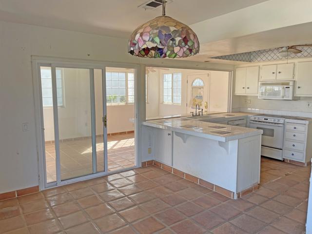 Detail Gallery Image 16 of 44 For 3808 Vista Campana #22,  Oceanside,  CA 92057 - 1 Beds | 1 Baths