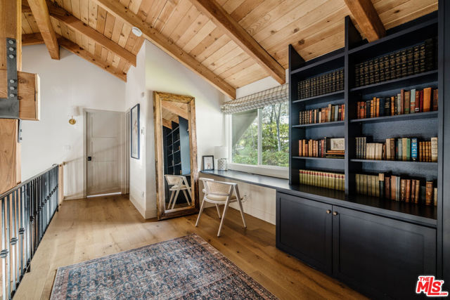 28805 North Shore Road, Lake Arrowhead CA: https://media.crmls.org/mediaz/4ac350db-039f-43cb-bcb0-d1d8b5327cc5.jpg