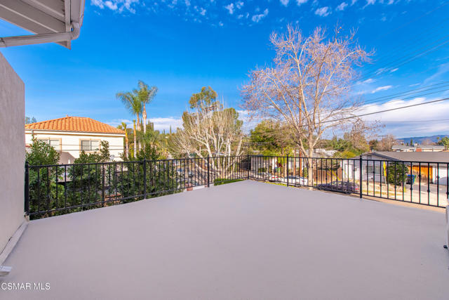22002 Ybarra Road, Woodland Hills CA: https://media.crmls.org/mediaz/4ac4db59-c2ae-4cfa-9475-d4ea8c53f4c0.jpg