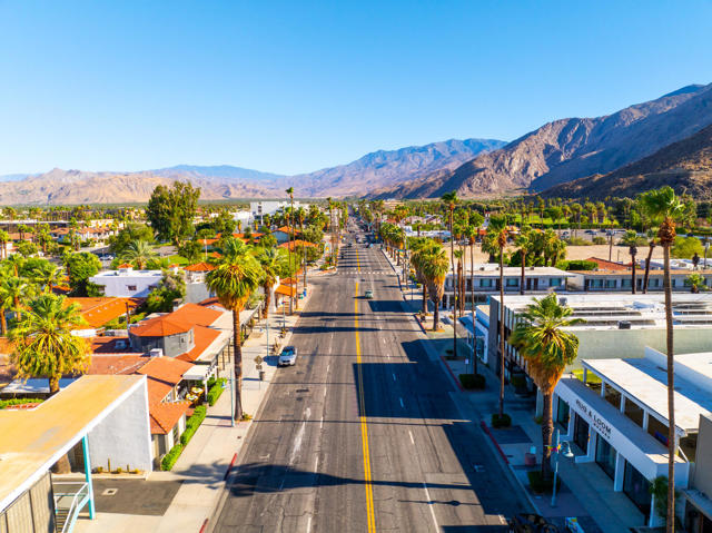 664 Palm Canyon Drive, Palm Springs CA: https://media.crmls.org/mediaz/4ac54ea3-93a2-472b-ac6d-5a41025b4c96.jpg