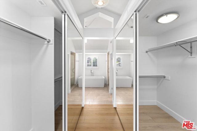 1003 Muirfield Drive, Newport Beach CA: https://media.crmls.org/mediaz/4ac55177-8636-4b6f-b406-c80f3a740e0a.jpg