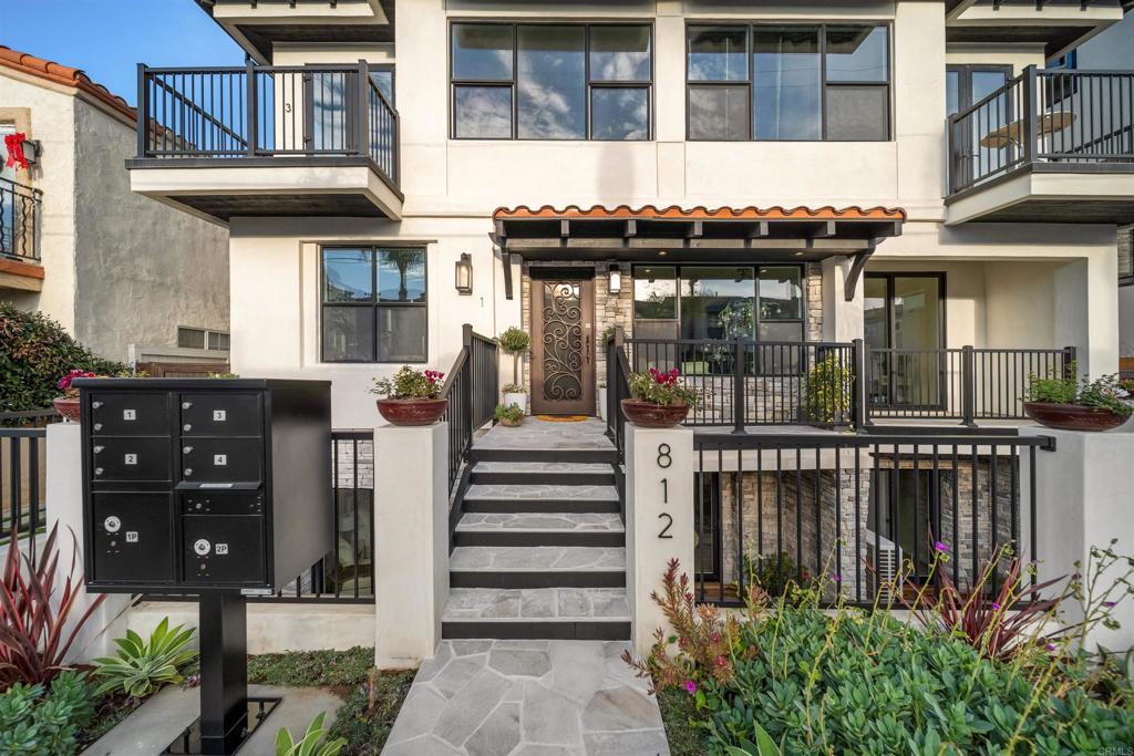 812 N Cleveland Street #1