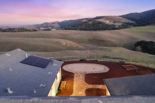 979 Via Rodriguez, San Juan Bautista CA: https://media.crmls.org/mediaz/4ac662a4-8d4b-42e3-a03b-5135943e246d.jpg