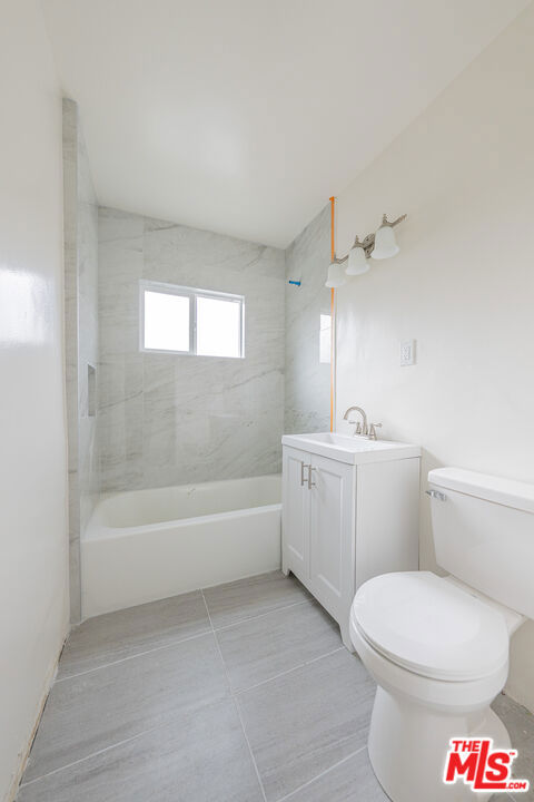 10039 Haines Canyon Avenue, Tujunga CA: https://media.crmls.org/mediaz/4ac69b96-f3c4-4f29-9c8e-ac39514bfeeb.jpg
