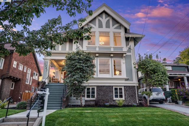 1247 Sherman, Alameda CA: https://media.crmls.org/mediaz/4ac73dd5-99a7-4009-94b2-72076b1aa486.jpg