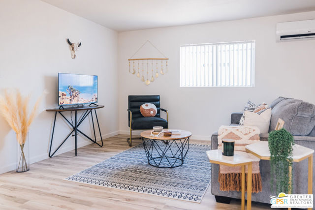6974 Apache Trail, Yucca Valley CA: https://media.crmls.org/mediaz/4ac8a450-988c-4005-a2ca-209d8bf0ecf5.jpg