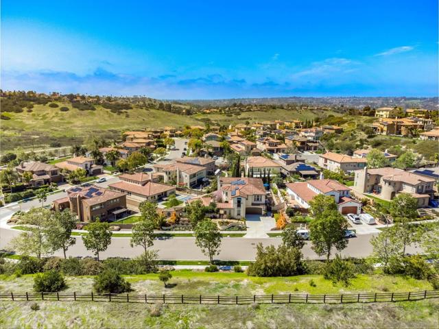 278 Avenida Loretta, Chula Vista CA: https://media.crmls.org/mediaz/4ac8e704-ebdf-4abc-9841-55ca6222b4d3.jpg
