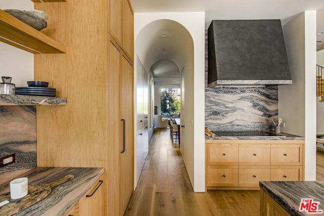 4209 Vantage Avenue, Studio City CA: https://media.crmls.org/mediaz/4ac8f51f-ad52-494c-8b2d-042e57adf8ea.jpg