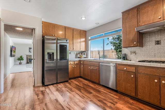 Detail Gallery Image 6 of 26 For 1014 N Modesto Ave, Camarillo,  CA 93010 - 4 Beds | 2/1 Baths