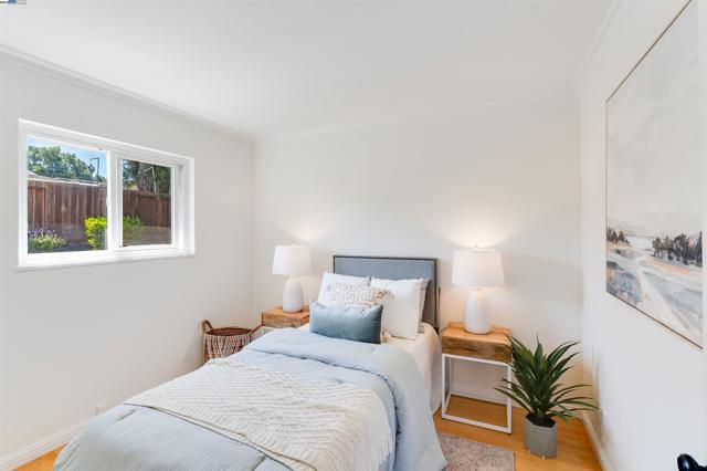 1337 Pennsylvania Blvd, Concord CA: https://media.crmls.org/mediaz/4ac9a146-9e30-42fc-9498-f1e2876827e6.jpg