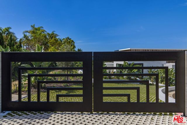 Image 1 of 41 For 6889 Dume Drive