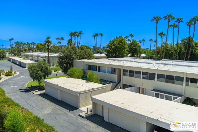 493 Desert Lakes Drive, Palm Springs CA: https://media.crmls.org/mediaz/4aca4f0a-a331-4545-b7d2-8638b144ccf9.jpg
