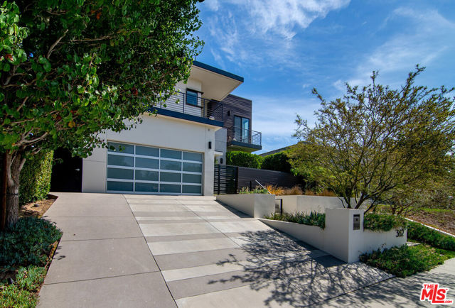 362 N Norton Avenue, Los Angeles CA: https://media.crmls.org/mediaz/4aca6a92-24ea-4bf3-aac1-8febf9ba1ba0.jpg