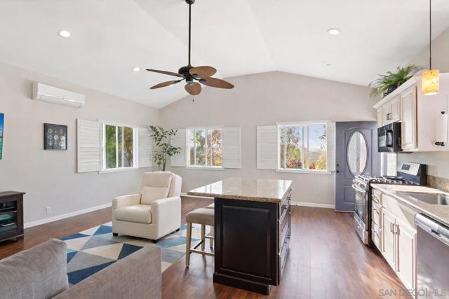 1195 Via Encinos, Fallbrook CA: https://media.crmls.org/mediaz/4acb3413-37b7-46ce-b102-6cc9653603fc.jpg