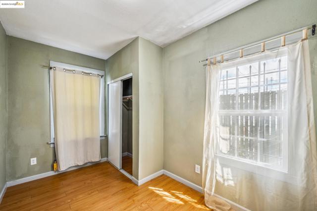 1820 International Blvd, Oakland CA: https://media.crmls.org/mediaz/4acc725a-24ae-4d9c-abfc-d332439c9c95.jpg