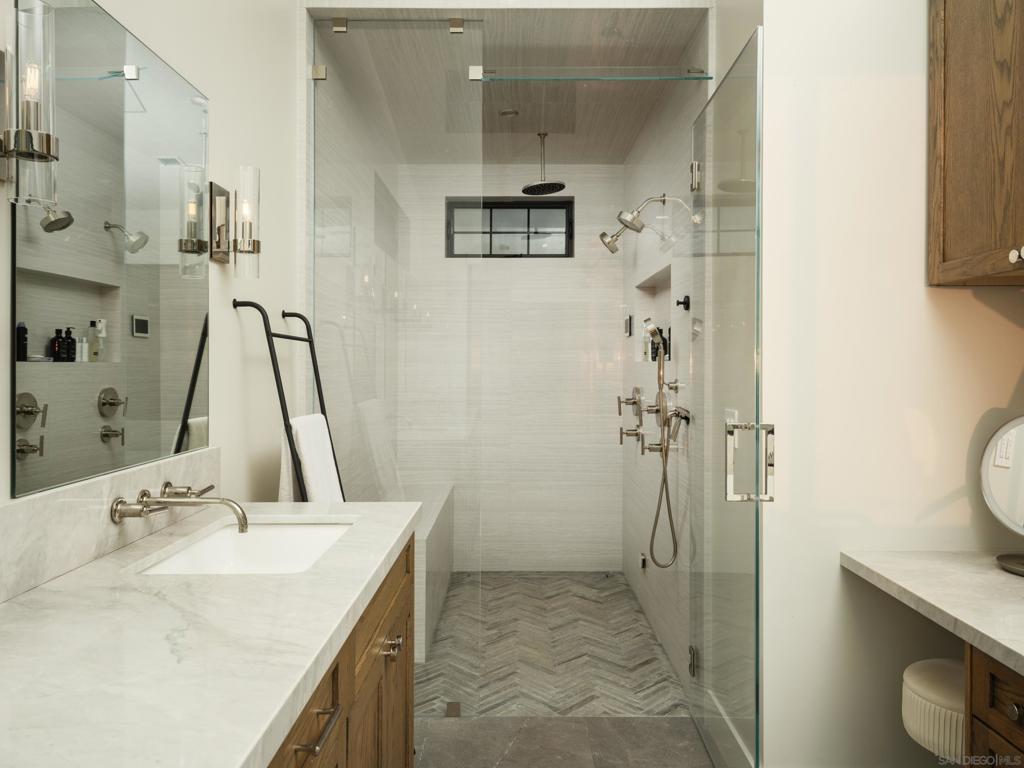 1185 Barcelona Dr - photo 17