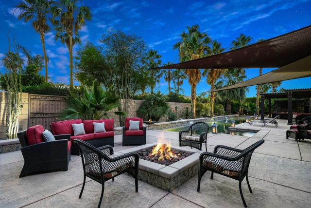 52395 Whispering Way, La Quinta CA: https://media.crmls.org/mediaz/4acdb5b9-1b26-4ace-9fb6-a27b52d80125.jpg