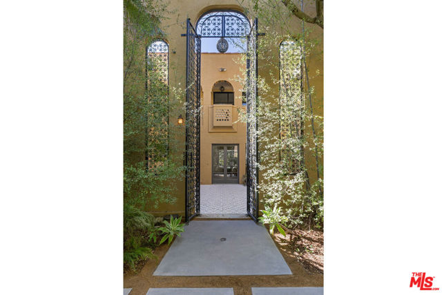 540 Mount Washington Drive, Los Angeles CA: https://media.crmls.org/mediaz/4acde86c-7f59-4092-81c9-4000cc2c3131.jpg