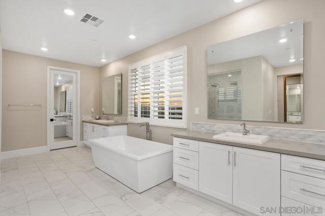 8416 Hidden Cove Way, San Diego CA: https://media.crmls.org/mediaz/4ace7776-6b4b-4fe2-967e-89aa35d8f2e4.jpg