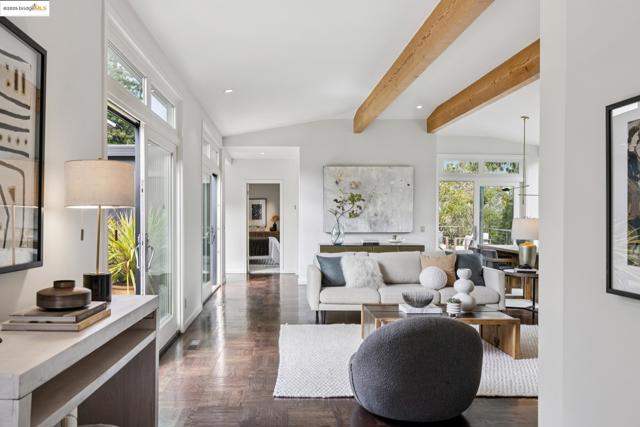 7 Requa Place, Piedmont CA: https://media.crmls.org/mediaz/4ace7c55-9e55-476b-a2a5-388840baec84.jpg