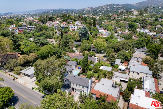 2411 St George Street, Los Angeles CA: https://media.crmls.org/mediaz/4acf1f5d-32b3-40f9-aa9d-b60835d8ff31.jpg