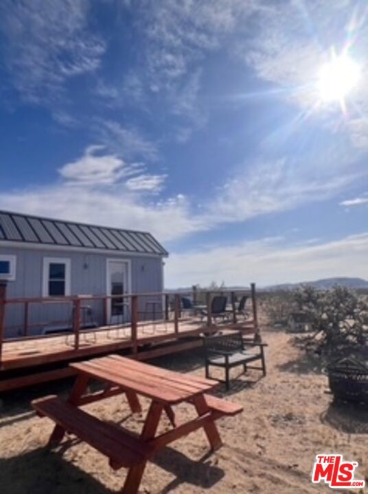 5840 White Feather Road, Joshua Tree CA: https://media.crmls.org/mediaz/4ad01fea-d140-4802-a419-ff3ad7298515.jpg