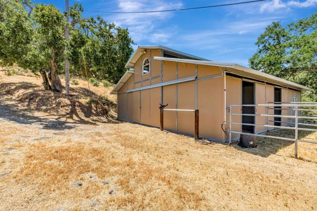 28837 Underwood Road,  CA: https://media.crmls.org/mediaz/4ad02f29-c440-44e5-8745-35a229734f39.jpg