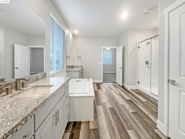 2066 Espana Ln, Rio Vista CA: https://media.crmls.org/mediaz/4ad0d33c-afc1-4b8b-a9a9-b78432363503.jpg