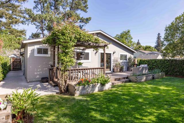 721 14th Avenue, Menlo Park CA: https://media.crmls.org/mediaz/4ad10e03-e999-4cdf-a37c-a467959fbb05.jpg