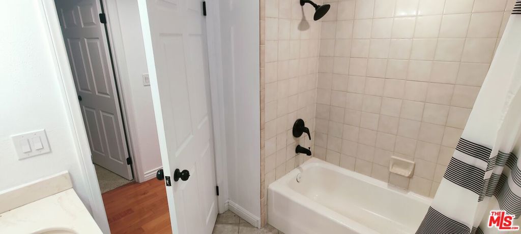 https://media.crmls.org/mediaz/4ad15362-4cf4-4684-a722-544171204c29.jpg?preset=X-Large