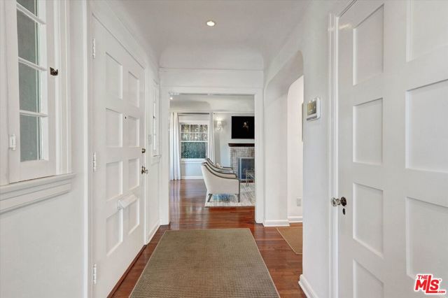 1744 North Gardner Street photo 6