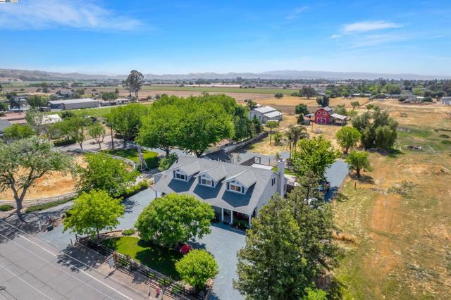 1969 Buena Vista Ave, Livermore CA: https://media.crmls.org/mediaz/4ad305fa-0570-460d-bbbc-fc79f868d716.jpg