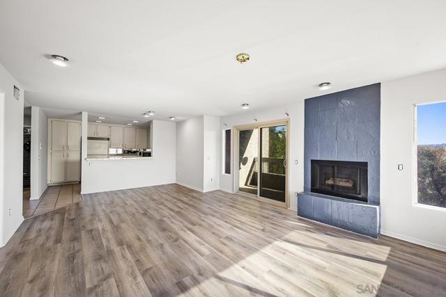 10400 caminito Cuervo, San Diego CA: https://media.crmls.org/mediaz/4ad3b9f7-b883-4e04-a61e-c989a3282b44.jpg