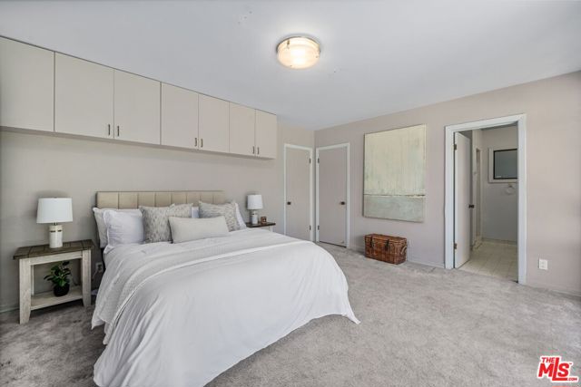 515 Warner Avenue, Los Angeles CA: https://media.crmls.org/mediaz/4ad4de73-7b60-41ff-8152-3a2c88cffd6d.jpg