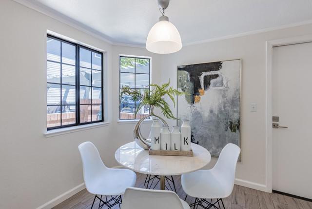 425 Mountain Laurel Court, Mountain View CA: https://media.crmls.org/mediaz/4ad547c5-f862-4291-b5c7-c6a3bdcce40f.jpg