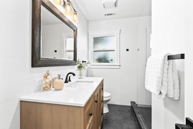 11840 Foothill Avenue, Gilroy CA: https://media.crmls.org/mediaz/4ad563d9-6903-4b1d-82d5-f73c310ad051.jpg