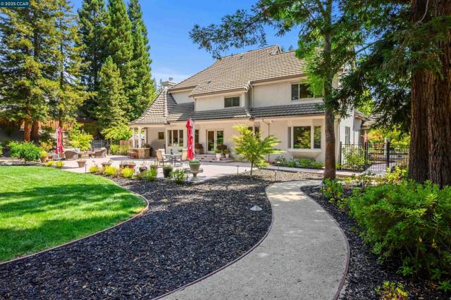 4405 Deer Ridge Rd, Danville CA: https://media.crmls.org/mediaz/4ad6802a-f184-4b4d-aa17-05f663ad746f.jpg