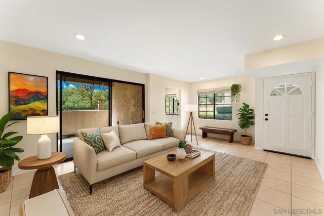 13034 Wimberly Sq, San Diego CA: https://media.crmls.org/mediaz/4ad6e7f0-7289-4c09-878d-581cdc6ce6d5.jpg