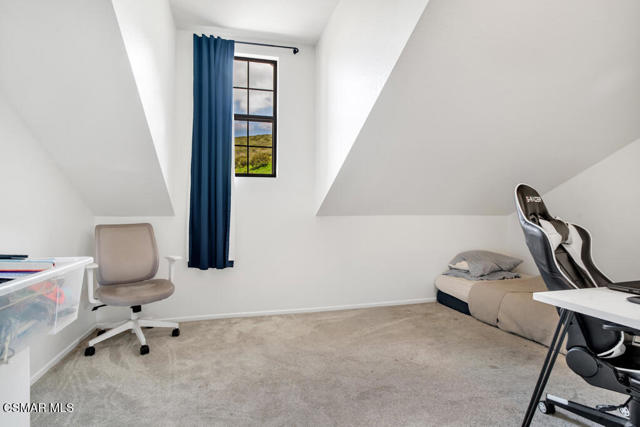6057 Rainbow Hill Road, Agoura Hills CA: https://media.crmls.org/mediaz/4ad720cc-2a52-4a9b-aeab-0e7a675e271b.jpg