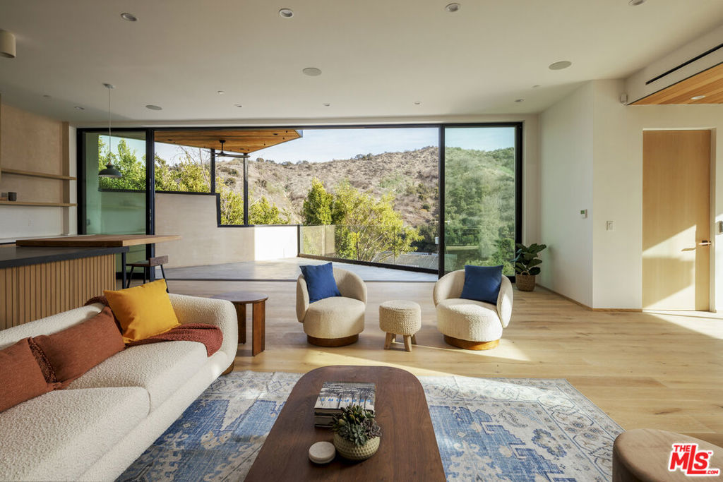 3755 Camino De La CumbreSherman Oaks img 1