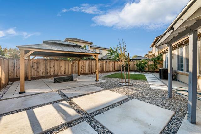 16341 Adobe Way, Lathrop CA: https://media.crmls.org/mediaz/4ad86b7d-00c2-46a0-896c-11f0f8c45159.jpg