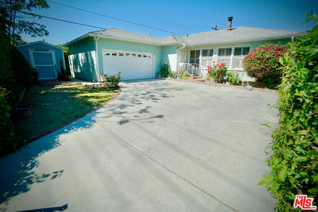 20621 VALERIO Street photo 2